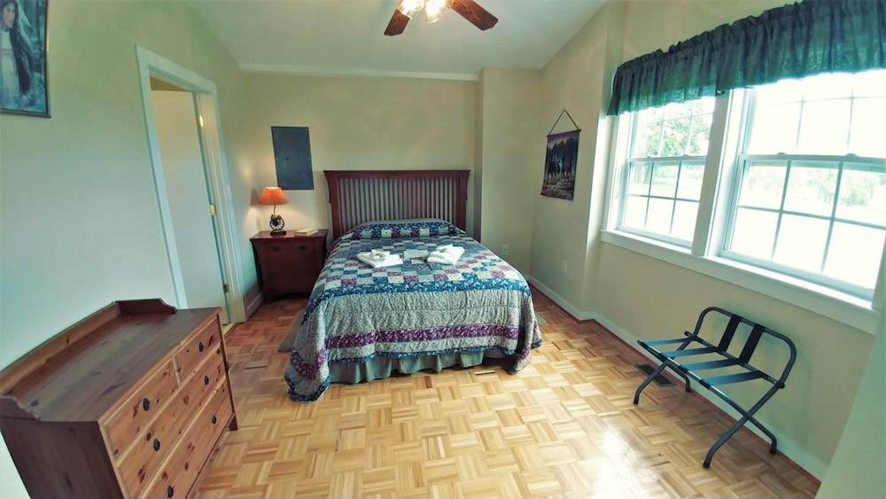 1 Bedroom Accommodation In Stanley - Virginia