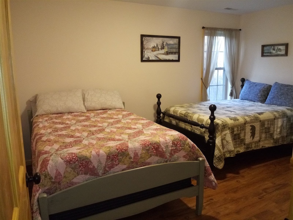 3 Bedroom Accommodation In Luray - Virginia
