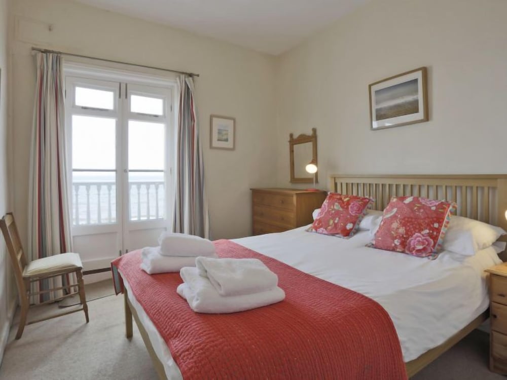 Regent Cottage - Three Bedroom House, Sleeps 7 - Suffolk