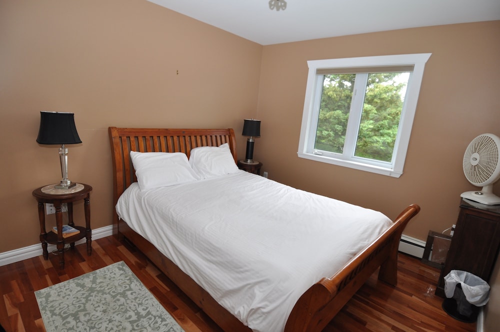 Luxury House Cavendish Area With Air Conditioning, Pool And Hot Tub. - Prince Edward Island
