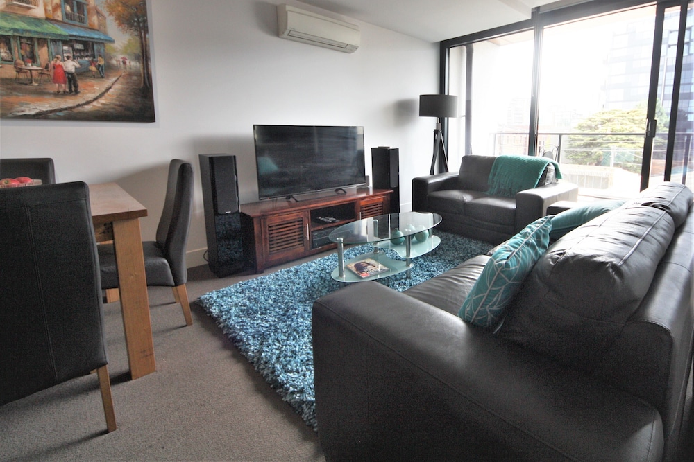 Modern Luxurious With Private Parking & Free Wi Fi - St Kilda