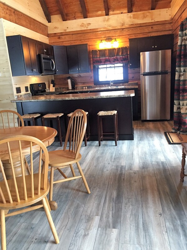 Comfortable Canada Cabin - Direct Atv And Snowmobile Trail Access! - Lake Francis State Park, Pittsburg