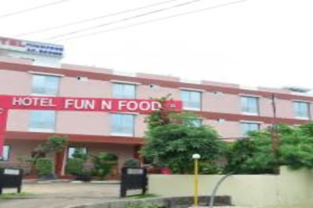 Hotel Fun N Food - Mandav