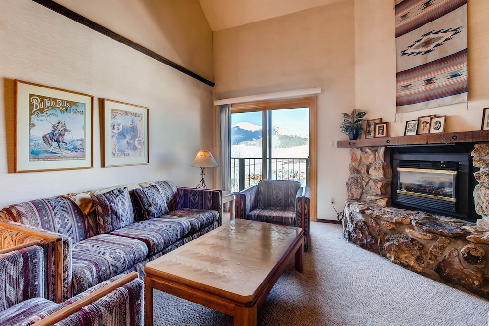 Unique, Mountain 4 Br  4 Bedroom Condo - No Cleaning Fee! By Redawning - Crested Butte, CO