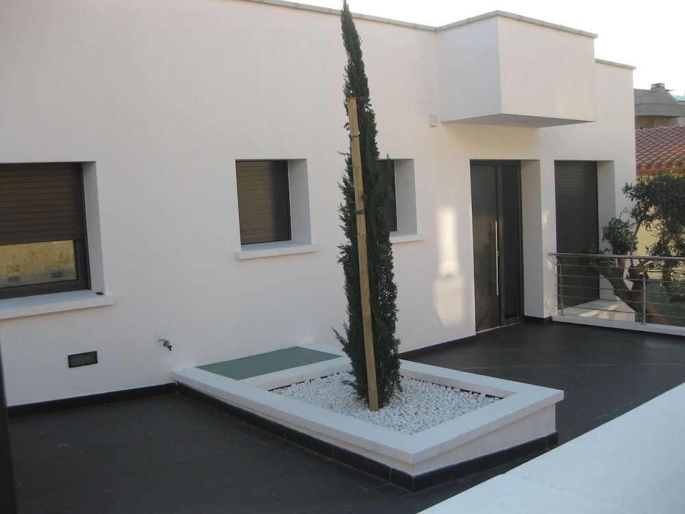 Roses, Near The Beach And  City Center.  Superb Luxury Villa With Swimming Pool - Roses