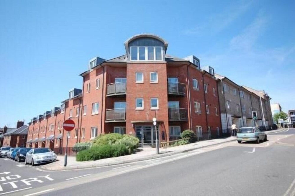 City Centre Penthouse Apartment - Parking, Wifi, Sleeps 6 - University of Exeter