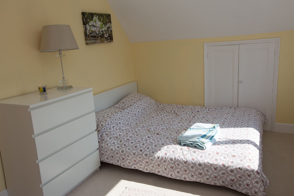 A Beautiful, Spacious Cottage, Only A Short Walk To The Beach (Child Friendly) - Margate