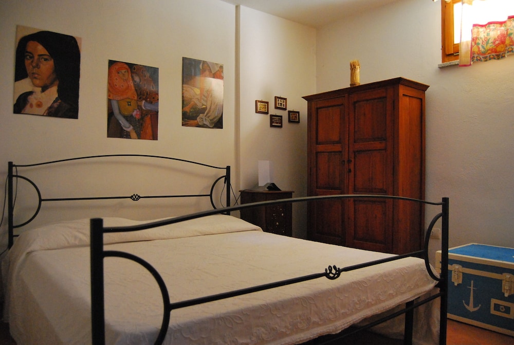 House / Villa - 6 Rooms - 8 Persons - South Sardinia