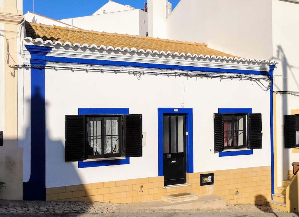 , Fully Modernized Cozy Fishing House With Roof Terrace - Carvoeiro