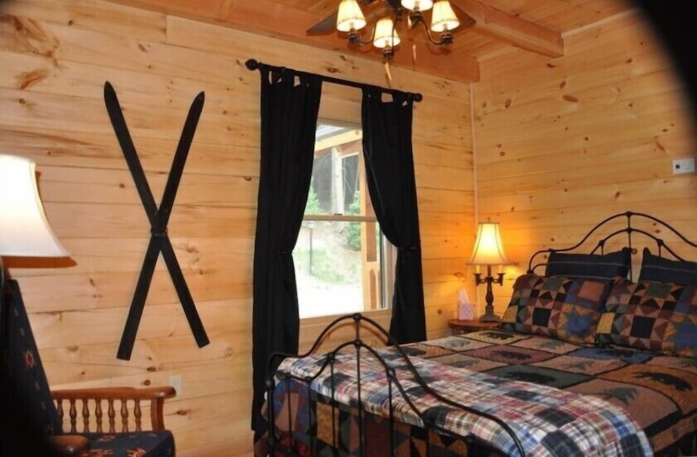 Exceptional Mountain Retreat - Breathtaking Views, Hot Tub, Wifi, Close To Town - Stowe, VT