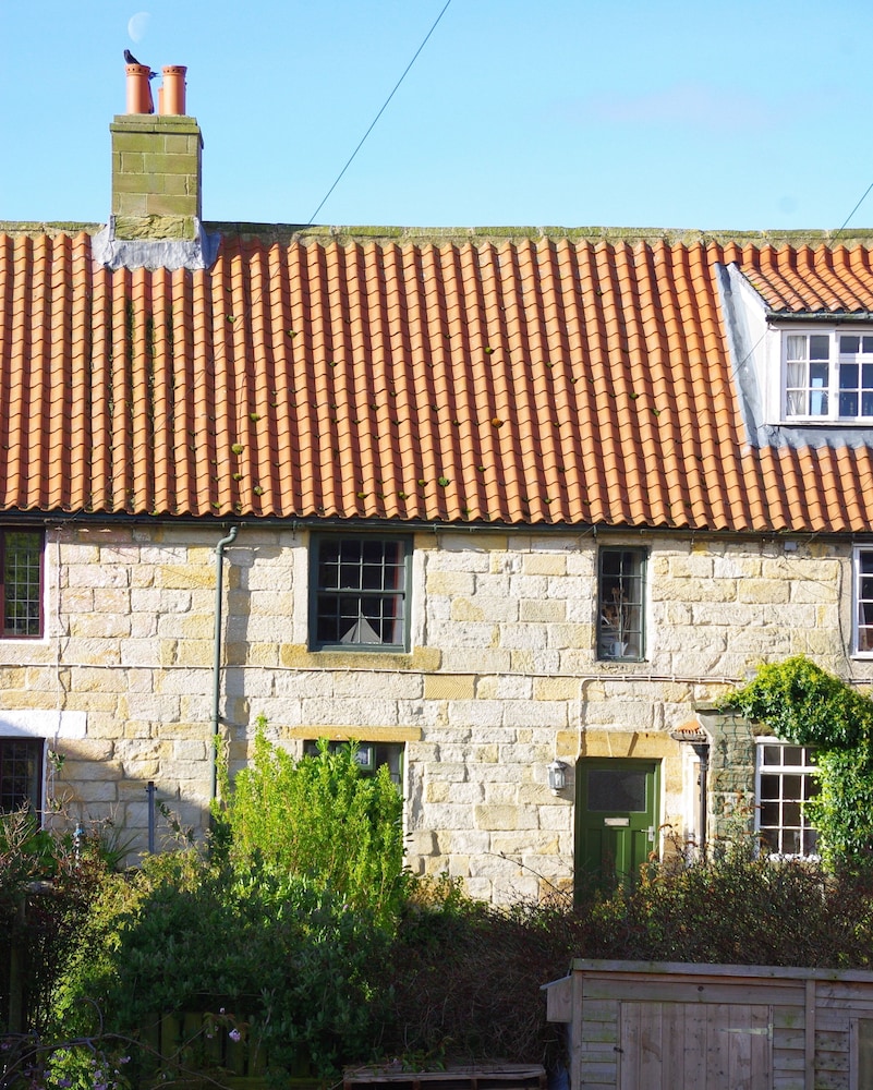 Ancient, Stone Cottage. Original Features, Modern Comforts, Family-friendly. - Runswick Bay