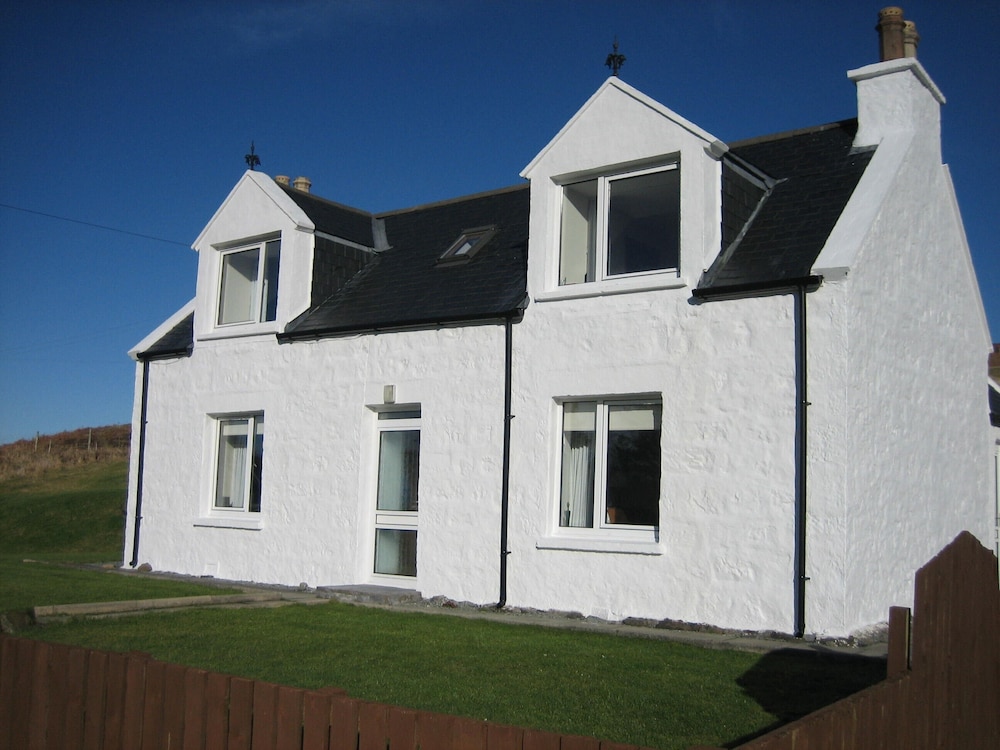Cosy Cottage Near Portree & In Mid-skye.  Family-friendly And Sleeps 5. Wi-fi - Outer Hebrides