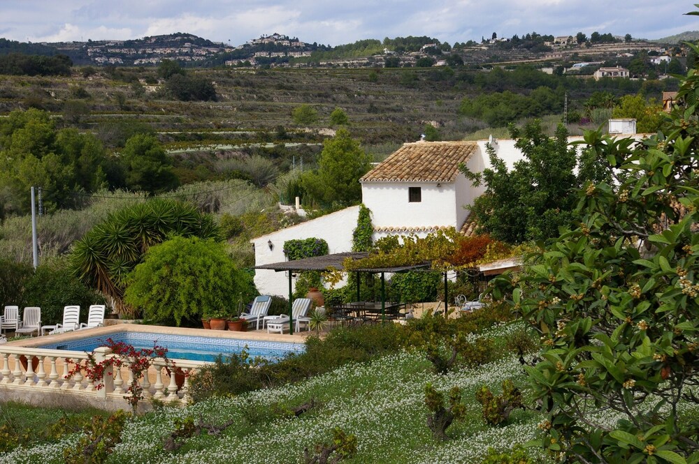 Secluded Villa With Large Private Pool & Garden. Only 5 Mins Walk To Shops - Benitachell