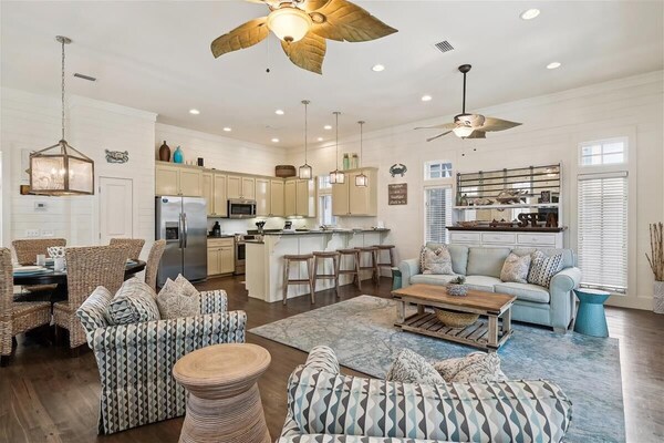 30a Rosemary Beach Rental W/ Large Private Courtyard, 4 Pools "Summer Cottage" - Rosemary Beach, FL