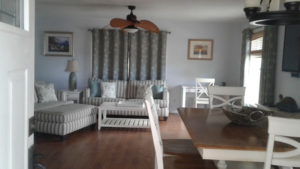 El Palmar Unit #2 With The Tree House Feel  Check Our Weekly Discounts - Indian Rocks Beach