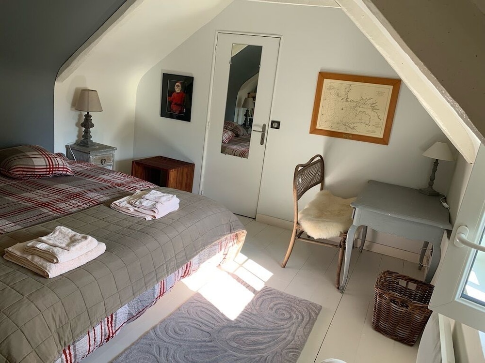 Charming Farmhouse In The Heart Of Pont-aven, Downtown On Foot, Private Parking. - Pont-Aven
