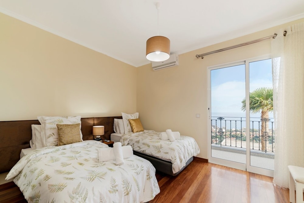 Exquisite Madeira Villa | Villa Funchal Belair | 4 Bedroom | Panoramic Sea View | Heated Pool | Hot - Funchal
