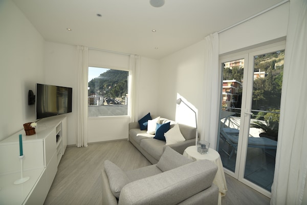 Penthouse On The Sea With Parking June-september Check-in/check-out On Saturdays - Alassio