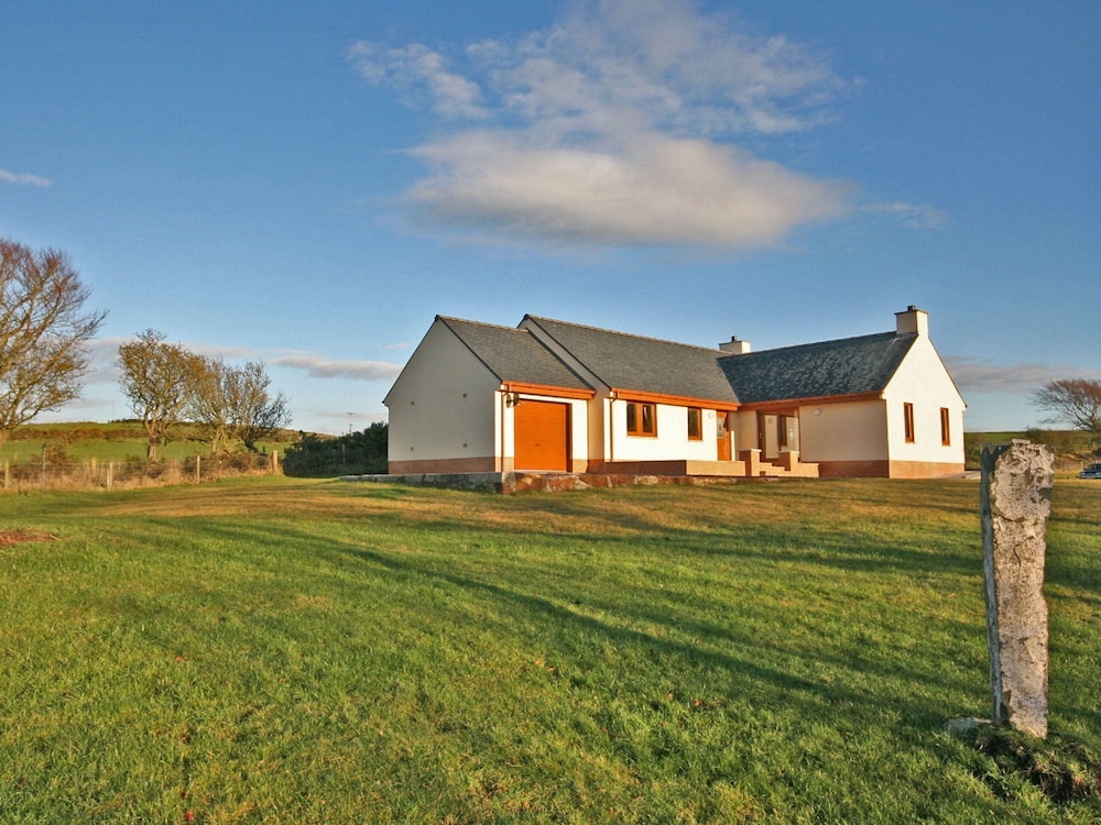Luxury Lodge Situated Idyllically On The Edge Of A Small Working Farm - Portpatrick