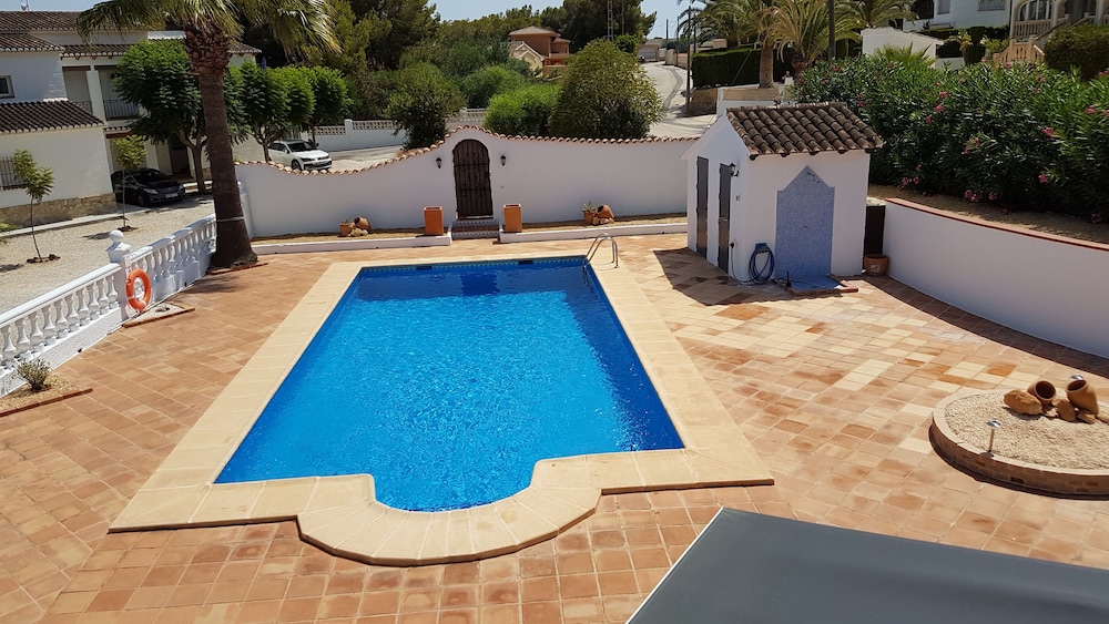 Villa In Moraira Mit 10 X 5 M Privatem Pool Auf Ebenes Grundstück Mit Großer Terrasse. - Moraira
