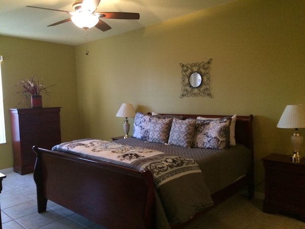 Disney Area Villa, Newly Furnished In Gated Aviana Resort With Pool, Spa, Wi-fi - Haines City, FL