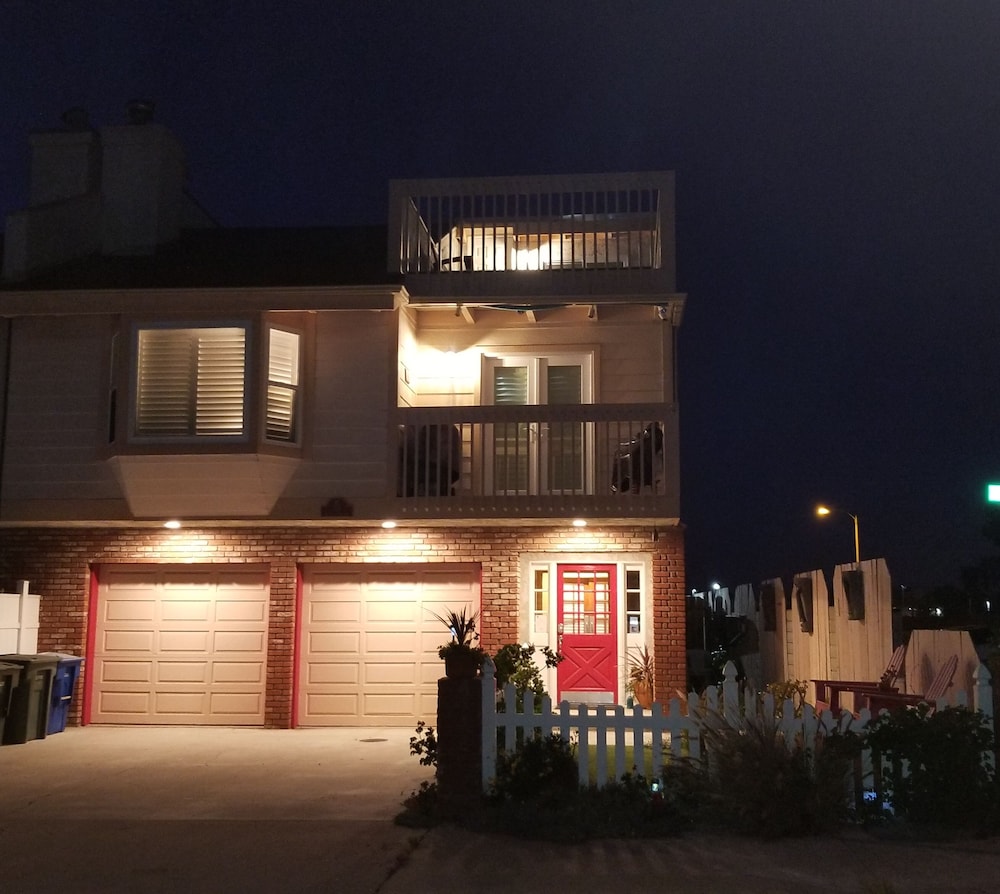 ~~Beach House Oxnard ~~This Place Has It All! - Oxnard, CA