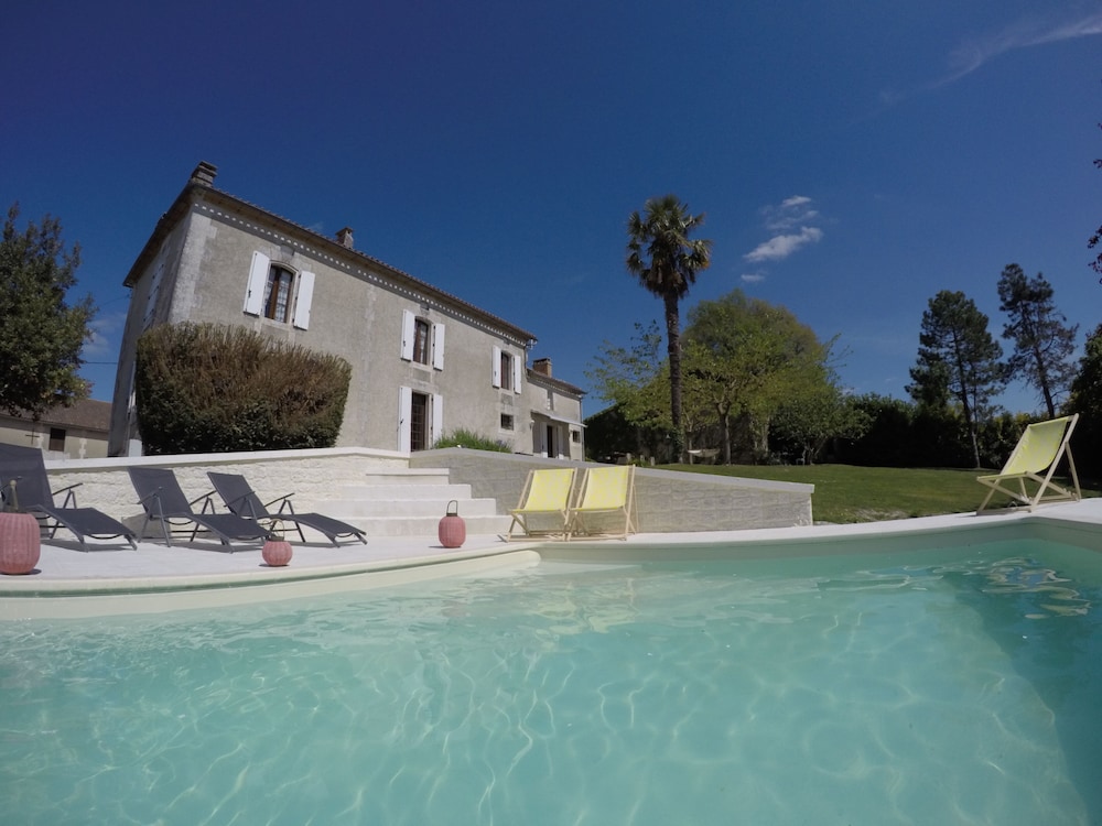 Beautiful Country House (7ha) With Private Heated Pool - Aubeterre-sur-Dronne