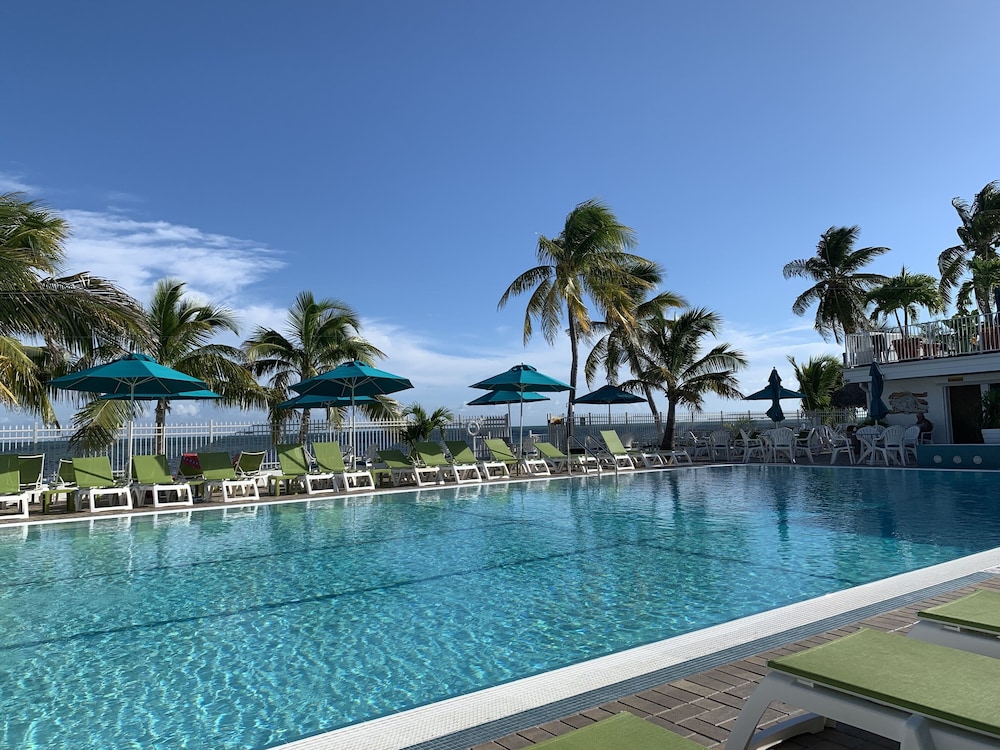 Kcb-access Private Cabana Club, Dock On Canal, Pet Friendly, Pickle Ball Courts - Florida Keys, FL