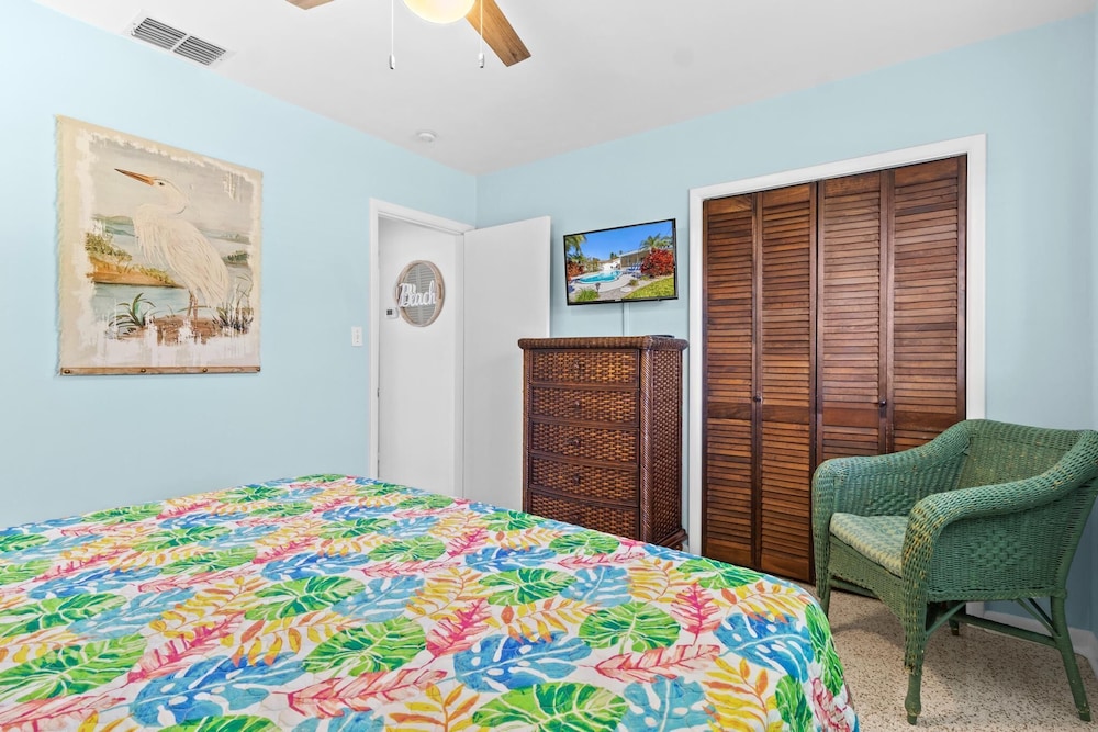Margaritaville Pool Home- Clearwater Beach - Thanksgiving/christmas Available - Clearwater Beach, FL