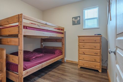 Find cheap vacation rentals in Armstrong cozycozy