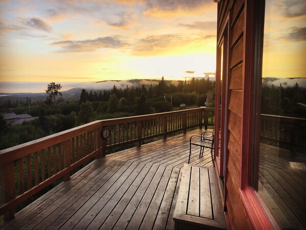 Million Dollar Views From The 6 Bedrooms, 4 Bath Grand View Retreat! - Halibut Cove, AK
