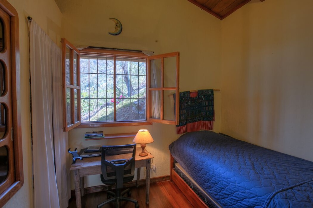 Beautiful View Of Lake Atitlan.. House Is Nestled In Resort Area - Chiapas