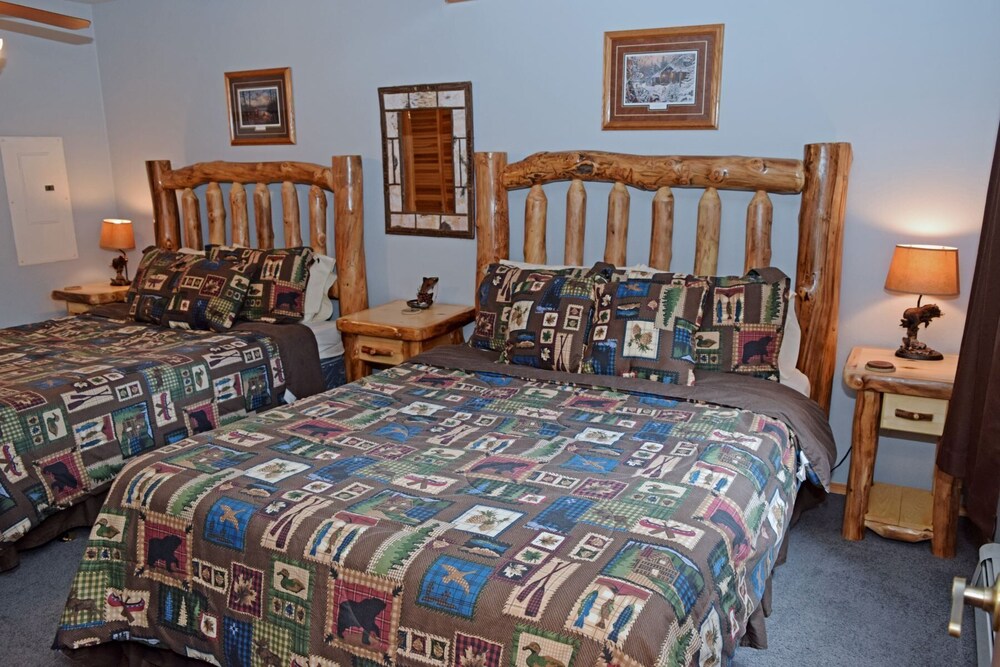 Timber Crest Retreat - In Town - Near Ski Area - Wifi - Satellite - Washer/dryer - Red River, NM