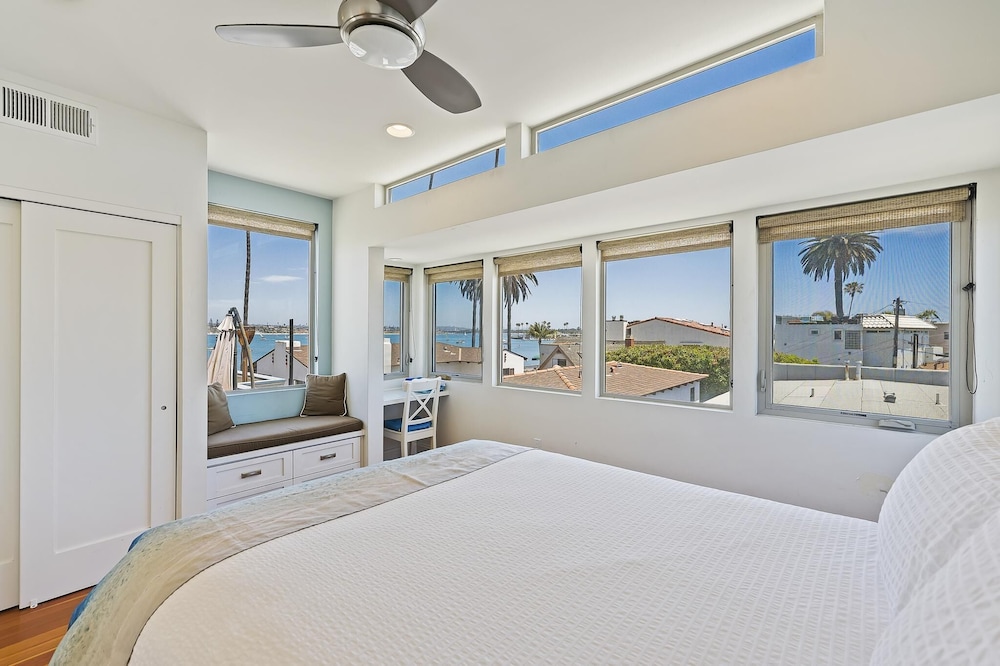 Island Style Beach House Pasos De La Arena: Comodidad Espaciosa Y Comentarios De 5 Estrellas - San Diego