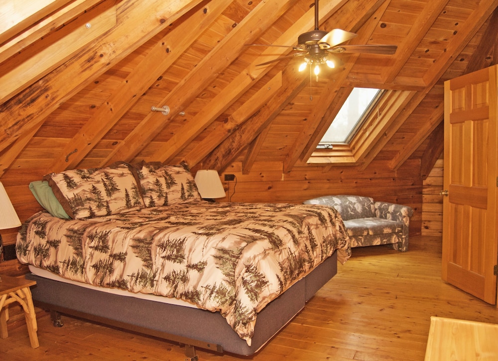 Log Cabin With Large Deck And Dock In Best Location On The Lake! - Baker Creek State Park, McCormick