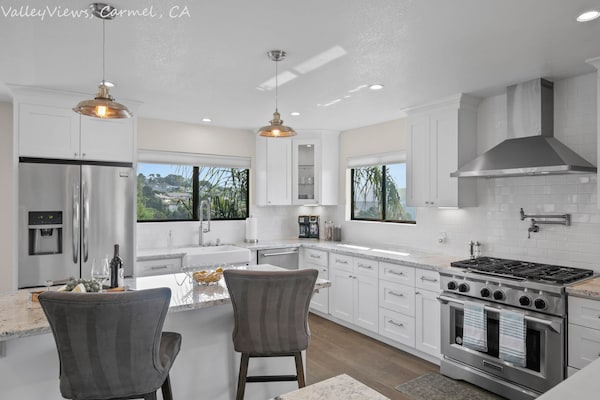 Newly Remodeled 4br 4ba With Spectacular Valley Views - Monterey, CA