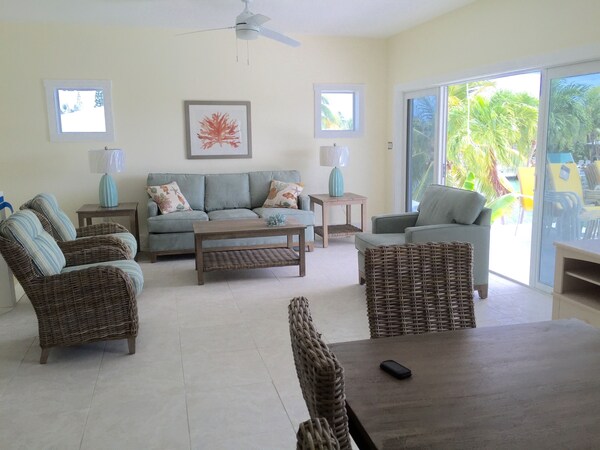 4 Bedroom,4 Bath, Private Pool, 37 And 1\/2 Foot Dock! - Key Colony Beach, FL