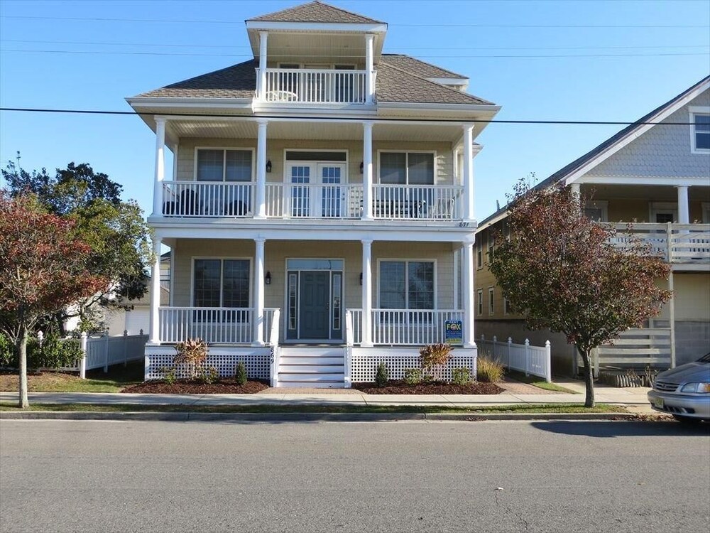 Spacious 5 Bedroom With Ocean Views On 5th Street - New Jersey