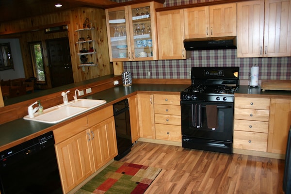 Otsego Lakefront \/ Family \/ Groups \/ Color Change \/ Golf Outings \/ Snowmobile! - Gaylord, MI