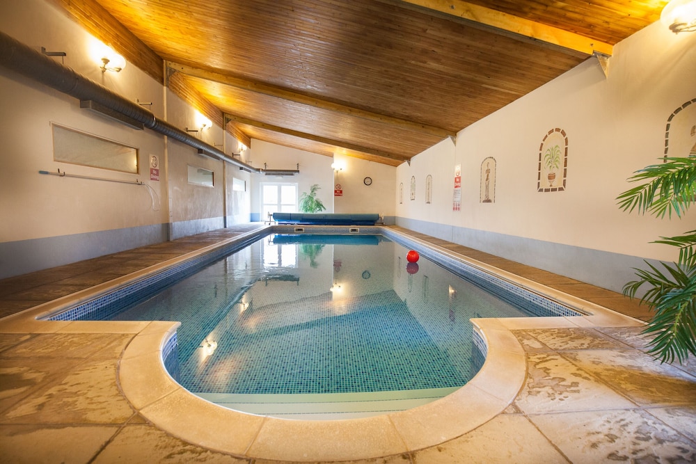 Gold Award Winning Cottage- With Indoor Heated Pool And Games Area- Pet Friendly - Totnes