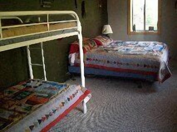 Sleep In A Restored 100 Year Old Mining Bunkhouse - Silverton, CO