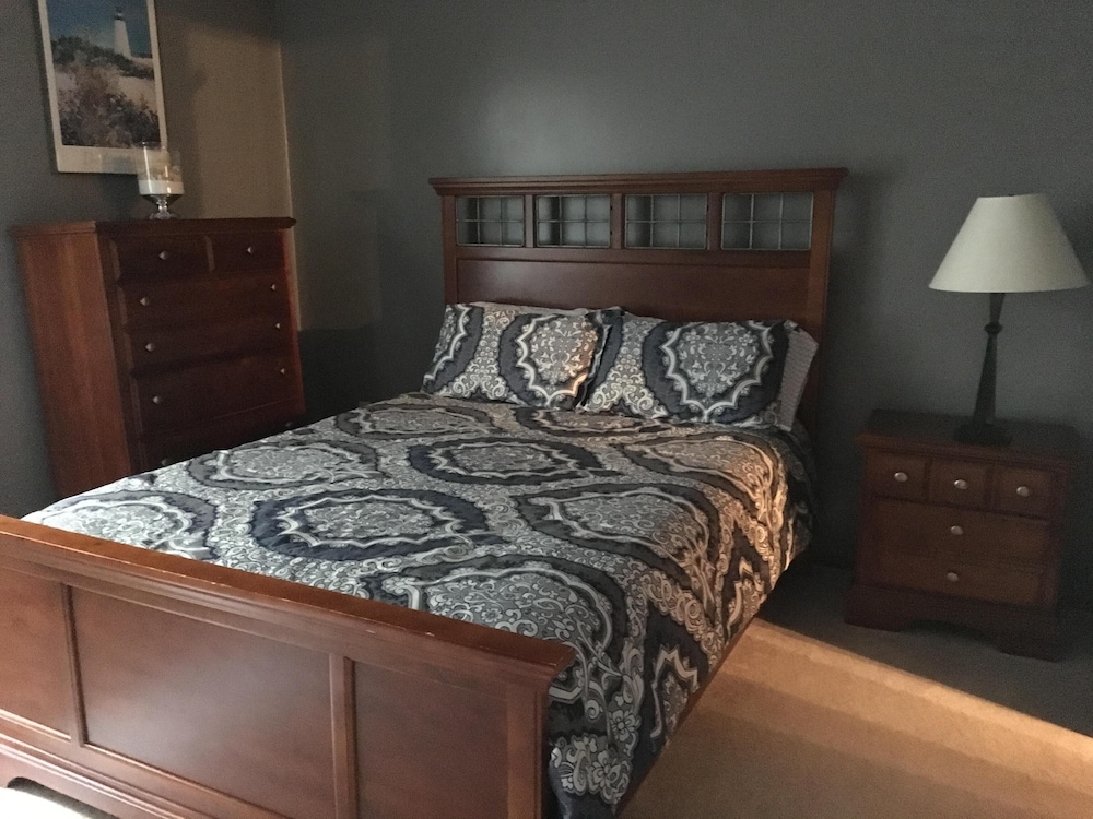 Off Season 1 Bedroom Condo Rental Monthly Rate Of 55 Dollars A Night Off Season - Port Clinton, OH