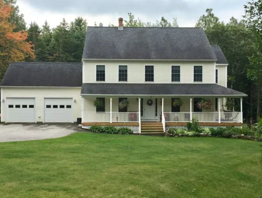 Close To Rockland,  Large Mid Coast Home In Quiet Neighborhood - Vinalhaven