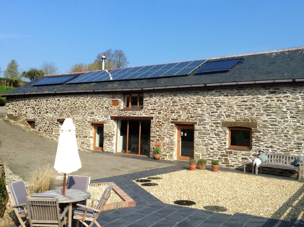 Stunning Barn Conversion With Indoor Pool, Tranquil Setting, Coastal Location. - Lostwithiel