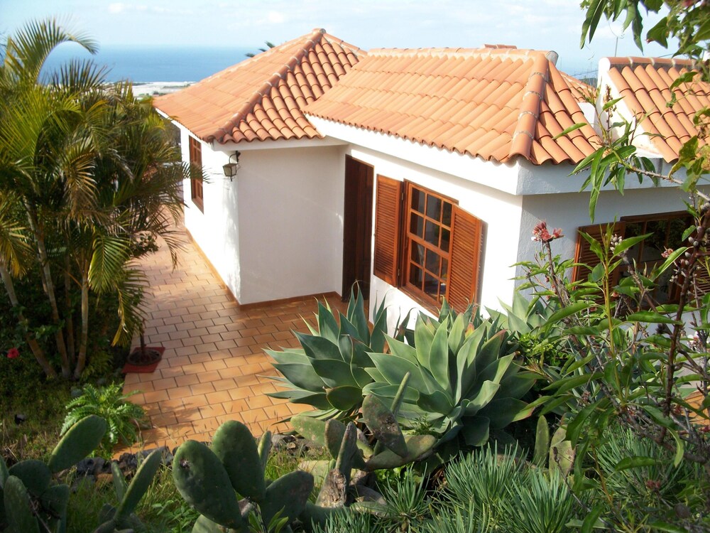 Detached House With Large Garden And Sea Views Los Lianos Within Walking Distance - El Paso