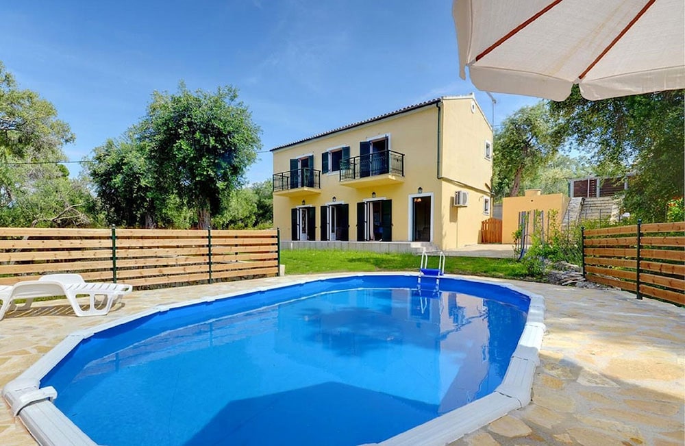 Private Villa Praxithea With Swimming Pool & Garden - 帕克西島