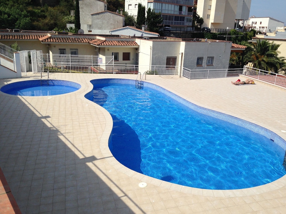 Schöne Klimatisierte Wohnung In Residenz Mit Schwimmbad Und Parkplatz - Cadaqués