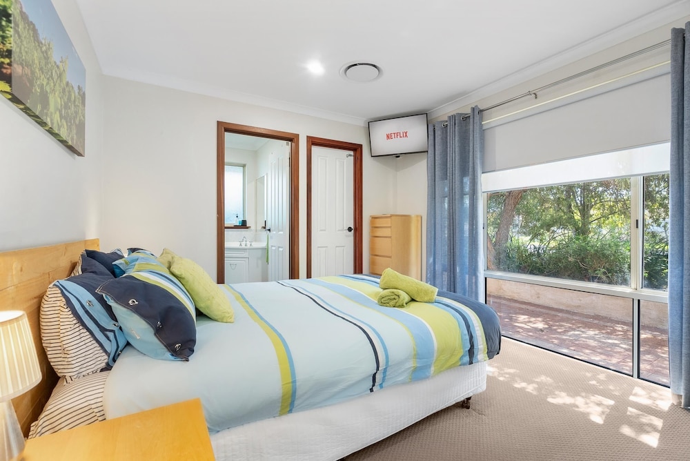 Busselton Family Holiday House - On The Bay - Busselton