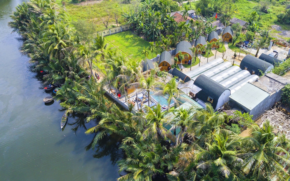 Family Bungalow Pool & River @ Coco-farm Hoi An - Hội An