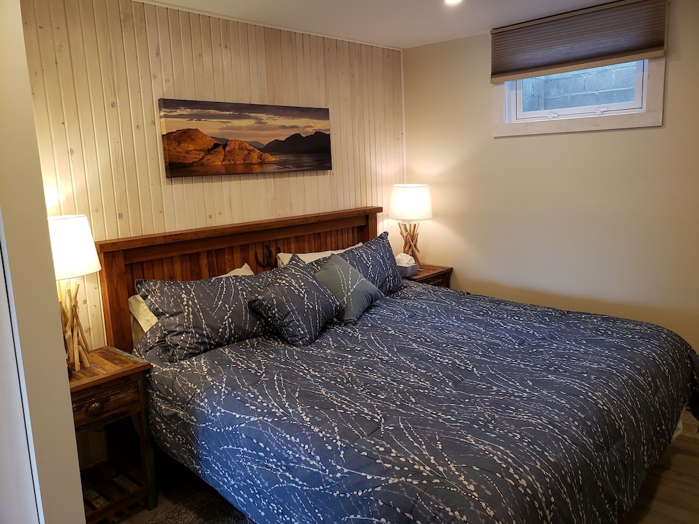 The Blue Horizon Suite - 1 Dormitorio 1 Baño Con Impresionantes Vistas Al Lago Y La Montaña - Peachland